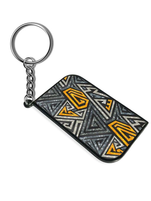 Grunge Maze Vector Keychain Zapvi