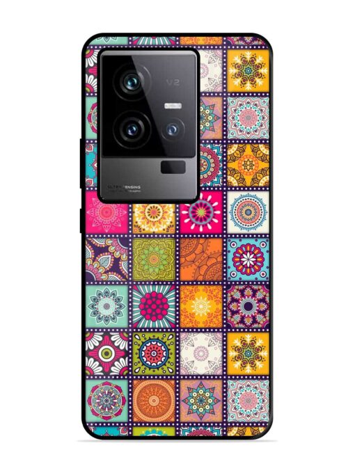 Seamless Pattern Vintage Glossy Metal Phone Cover for Iqoo 11 (5G) Zapvi