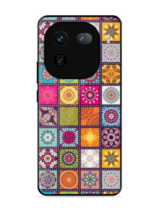 Seamless Pattern Vintage Glossy Metal Phone Cover for Iqoo 12 (5G) Zapvi